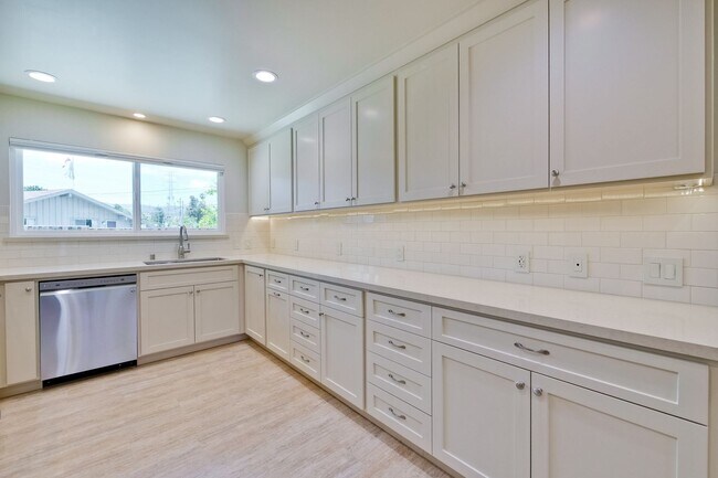 Building Photo - Gorgeous Newly Remodeled Saratoga Golden T...