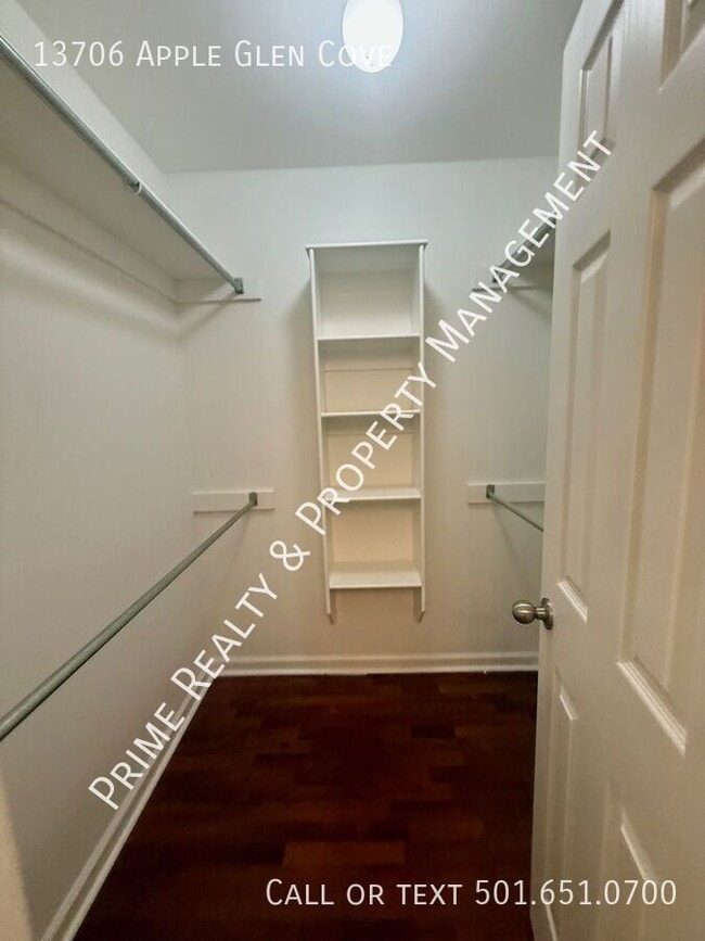 Building Photo - 13706 Apple Glen Cove