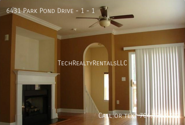 Building Photo - 6431 Park Pond Dr