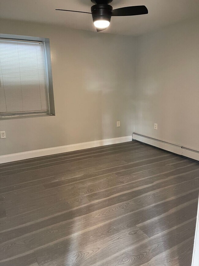 Building Photo - 1559 Smith St