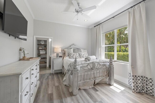 Building Photo - 856 Forest Glen Ln