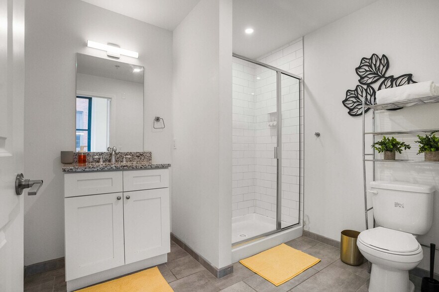 Building Photo - 209 9th St