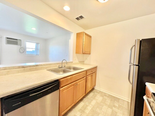 Building Photo - 1363 Cunat Ct
