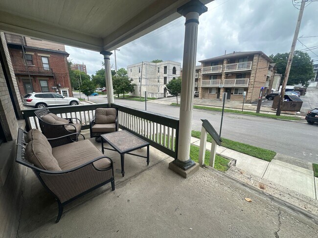 Building Photo - Hunter Ave 1555-1557 MLR