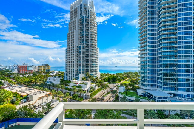 Building Photo - 400 South Pointe Dr