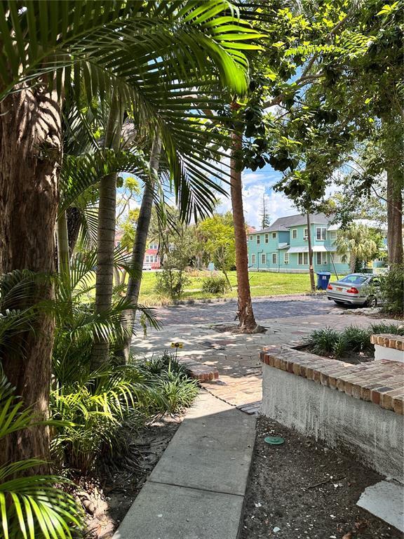 Building Photo - 236 6th Ave N