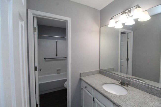 Building Photo - 2709 Chicago Ct