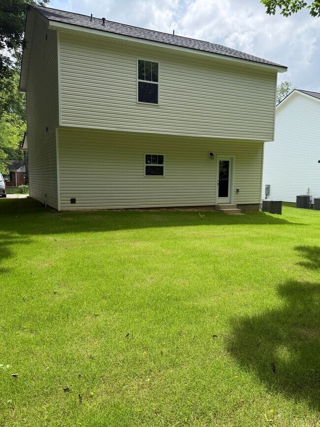 Building Photo - 1713 Golf Club Ln NW