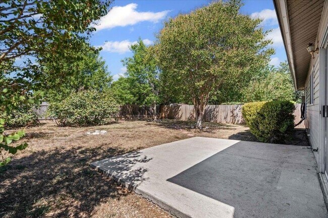 Building Photo - 1208 Dexford Dr