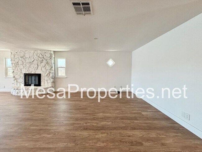 Building Photo - 13626 Sea Gull Dr