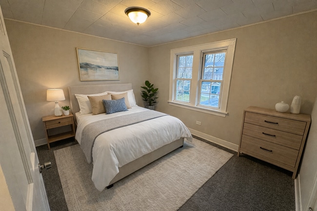 Building Photo - Spacious 5-Bedroom Rental with Bonus Room, Patio & First-Floor Full Bath