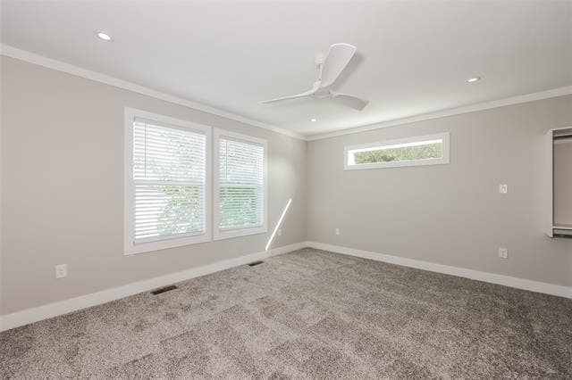 Building Photo - 1244 Lonsdale Ave