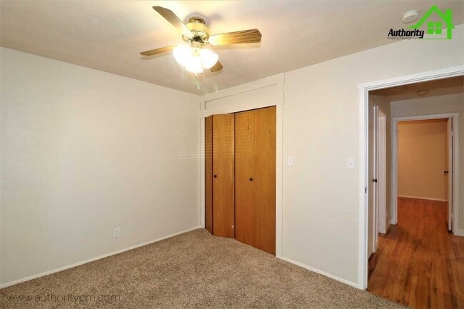 Building Photo - 2413 Ramona Pl