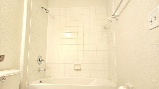 Building Photo - 405 Carina Cir