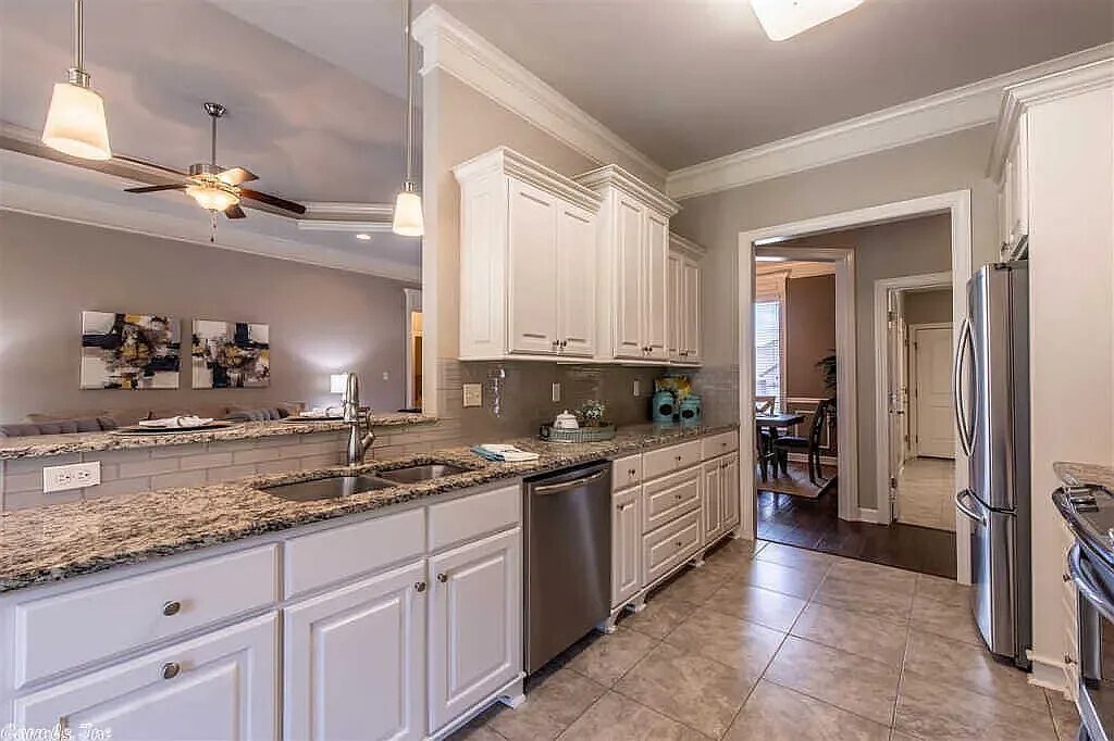 Building Photo - 9309 Meadow Gardens Cir