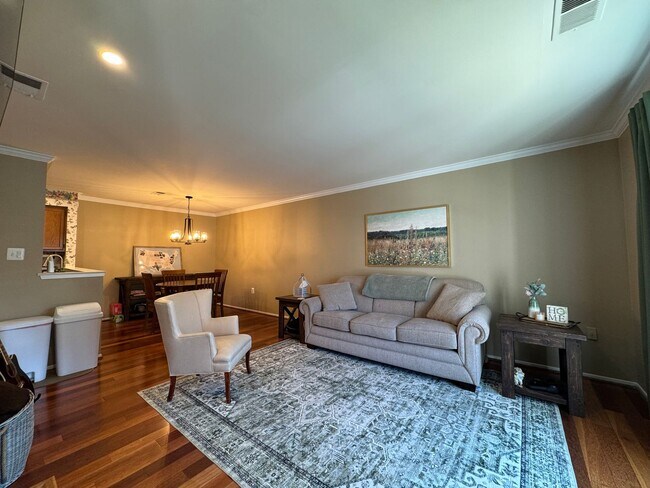 Building Photo - Bright And Spacious 2 Bed 2 Bath Condo In Ramblewood At Daventry