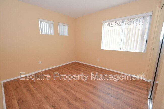 Building Photo - 93 Azusa Ave