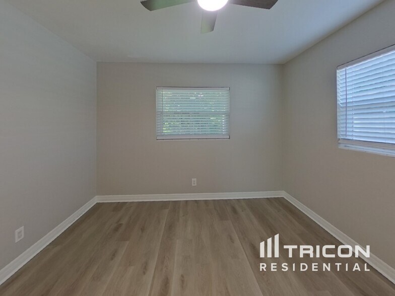 Building Photo - 1475 Sandy Ln