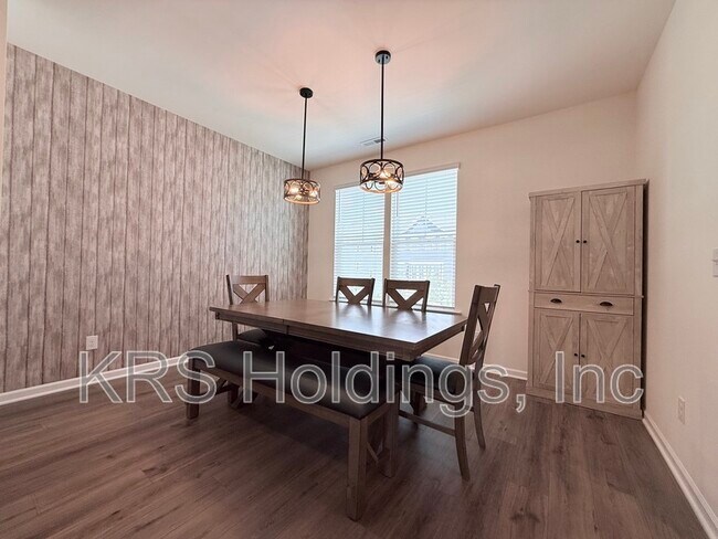 Building Photo - 849 Parc Townes Dr