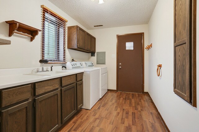 Building Photo - 15433 Begonia Ct