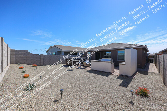 Building Photo - 15990 W Gray Fox Trl