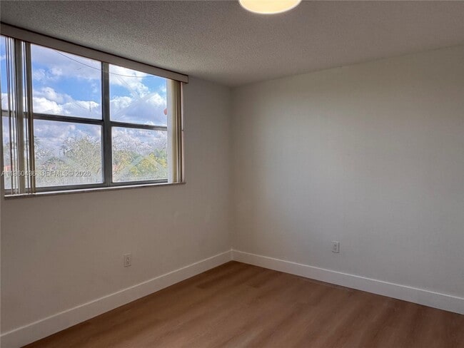 Building Photo - 1820 SW 81st Ave