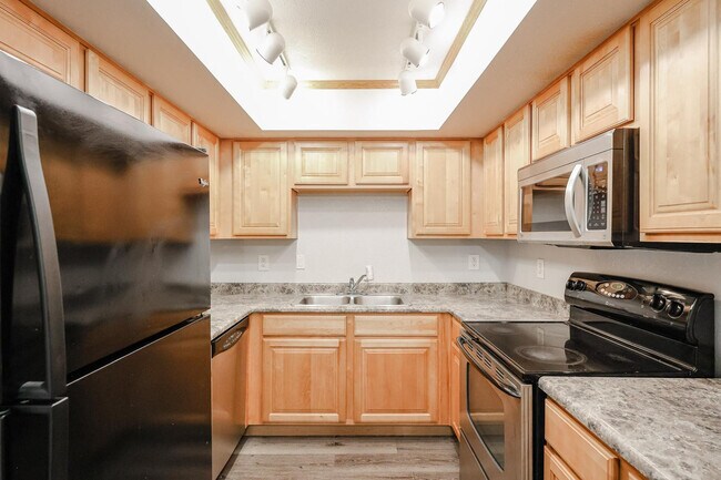 Building Photo - 1340 N Recker Rd