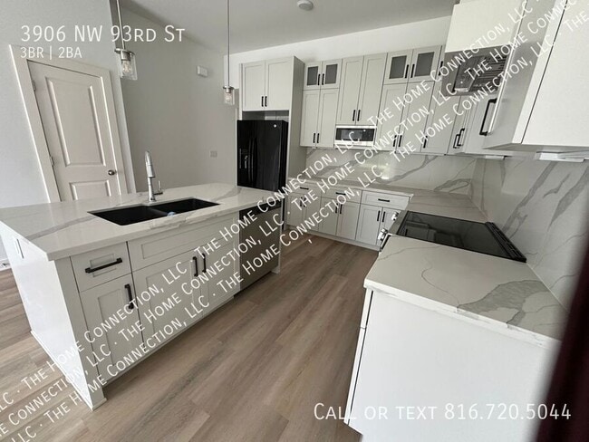 Building Photo - 3906 NW 93rd St