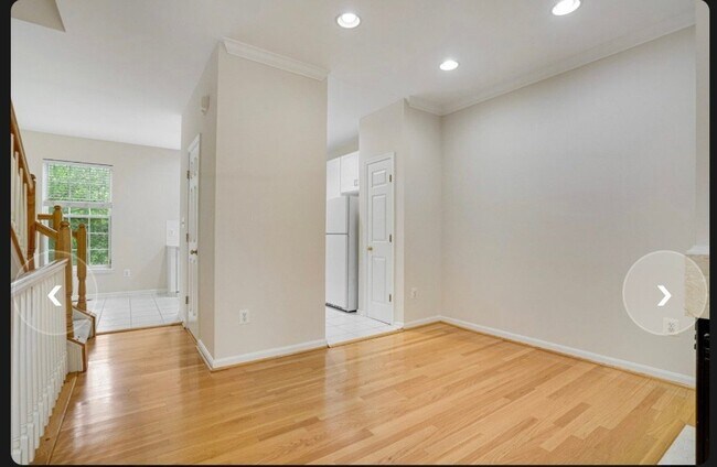 Building Photo - 6490 Tayack Pl