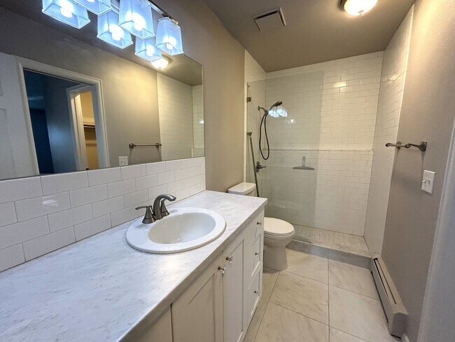 Building Photo - 2 Bed Fort Collins Townhome with Garage & Premium Amenities