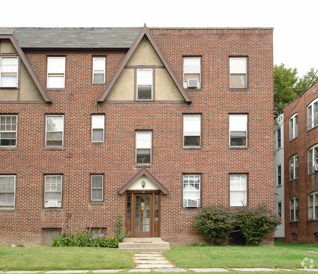 Building Photo - 34-38 Beacon St