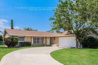 Building Photo - 1132 Essex Dr