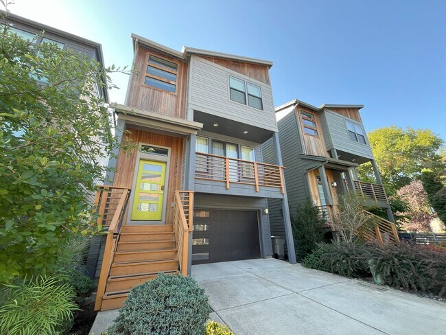 Building Photo - Three-Level Modern Living with Open Floor ...