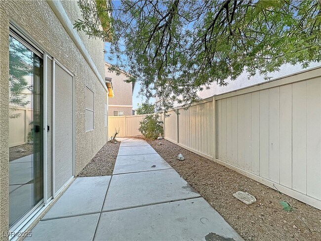 Building Photo - 1010 Grand Cerritos Ave
