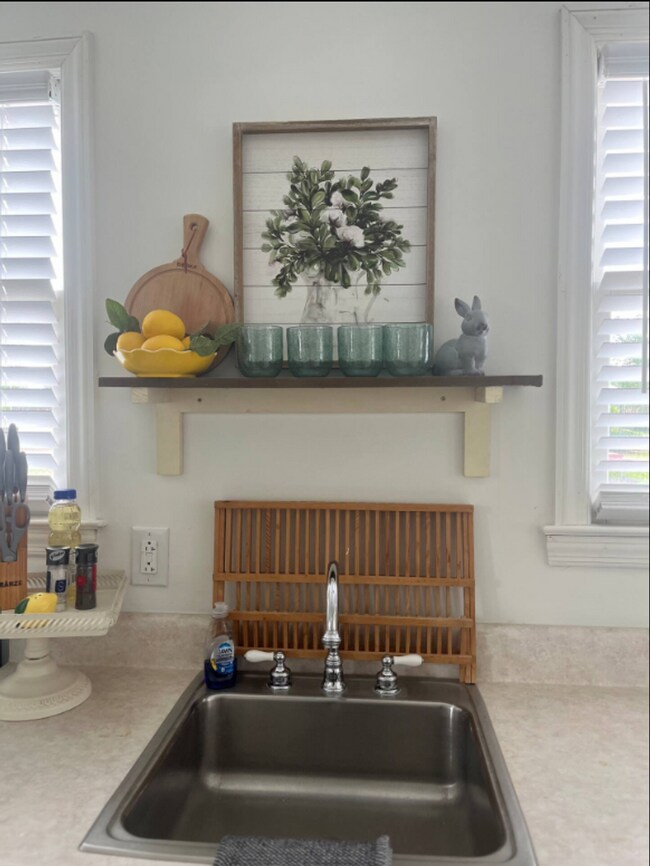 Building Photo - Elegant Downtown Augusta Cottage – Fully F...