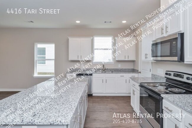 Building Photo - 4416 Tari St
