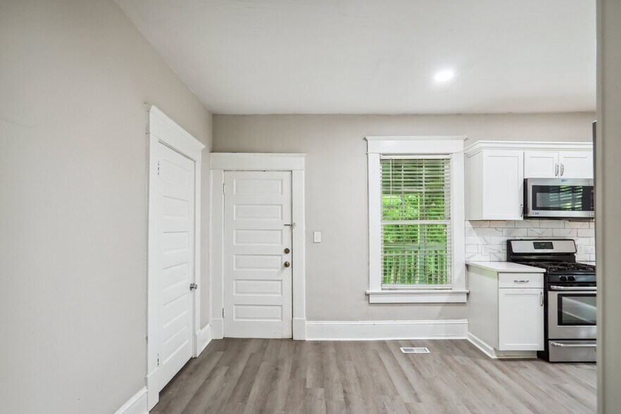 Building Photo - 2728 Tallulah Dr NE