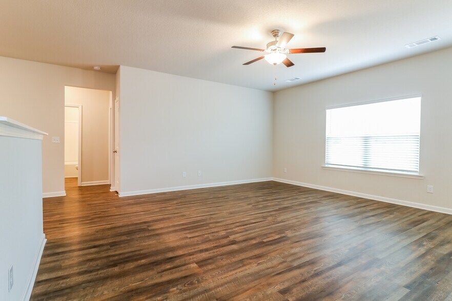 Building Photo - 3367 Bridgewood Dr