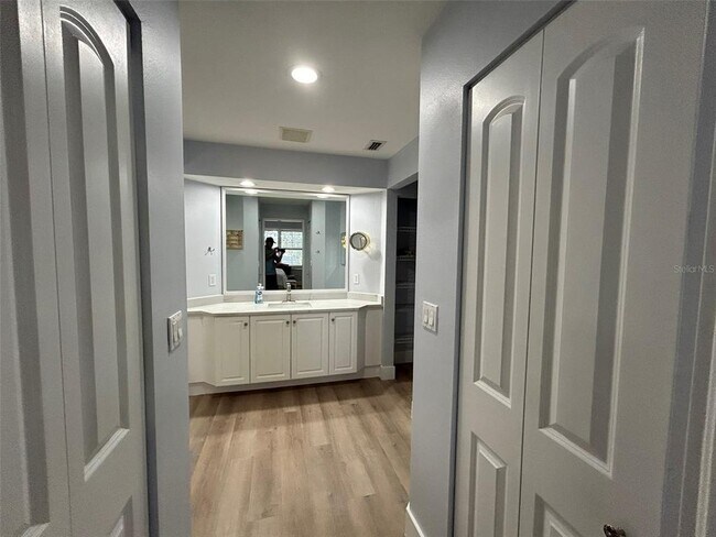 Building Photo - 3702 54th Dr W