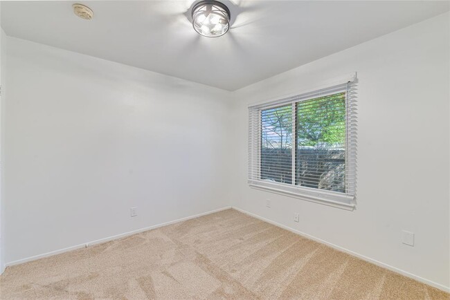 Building Photo - 1503 Westbury Trail