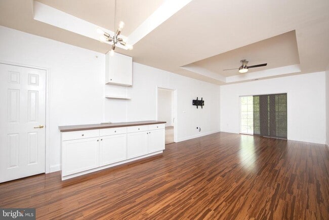 Building Photo - 244 Breeders Cup Dr