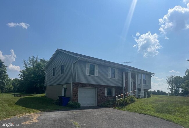 Building Photo - 5551 Doubs Rd