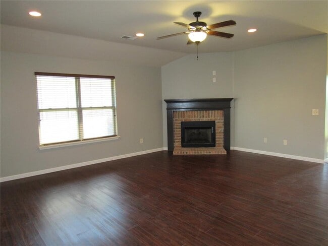 Building Photo - 17516 Black Hawk Dr