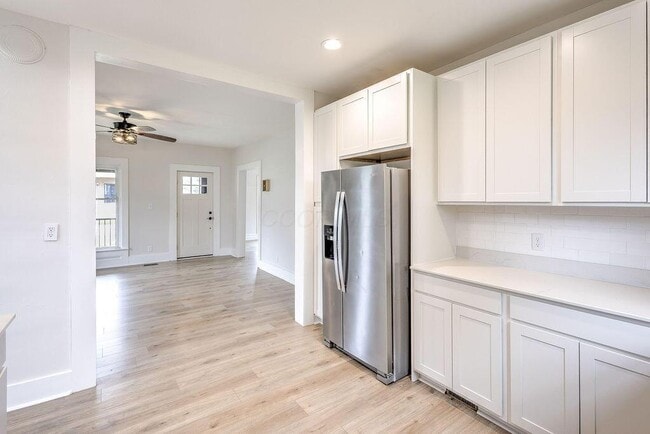 Building Photo - 291 S Main St