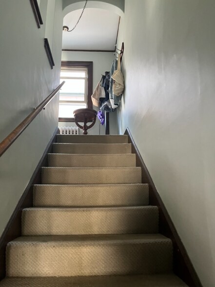 Building Photo - 870 Ashland Ave