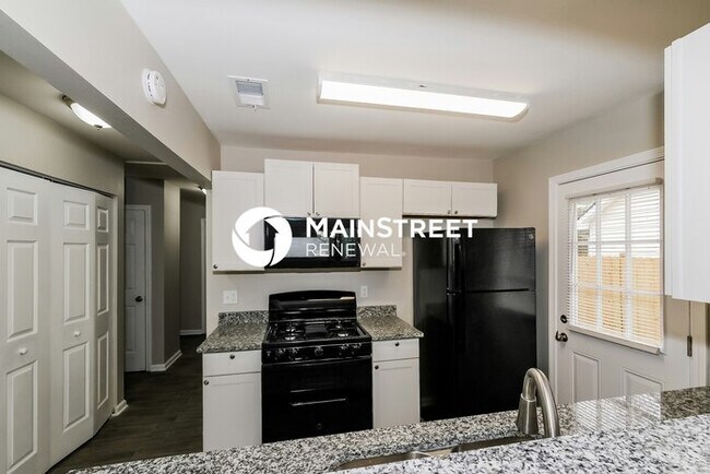 Building Photo - 3 Bedroom Pet-Friendly Home in Stockbridge, GA with Main Street Renewal