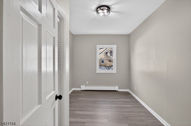 Building Photo - 378 Grand St