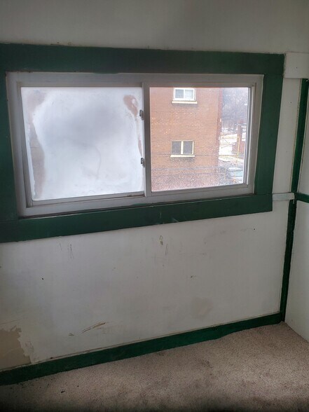 Building Photo - 5002 Maplewood St