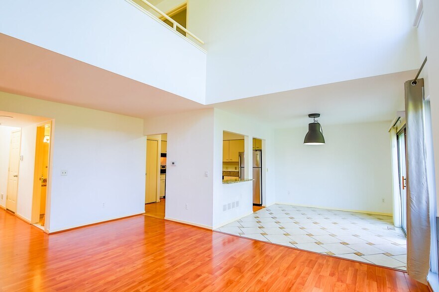 Building Photo - 716 Eton Ct