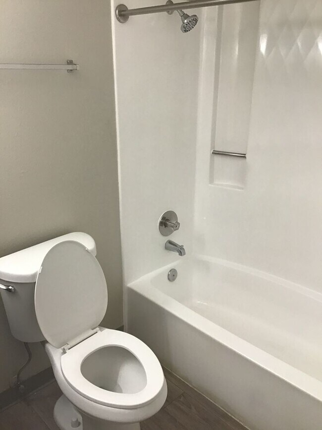 Building Photo - 2 Bedroom in Downtown Omaha